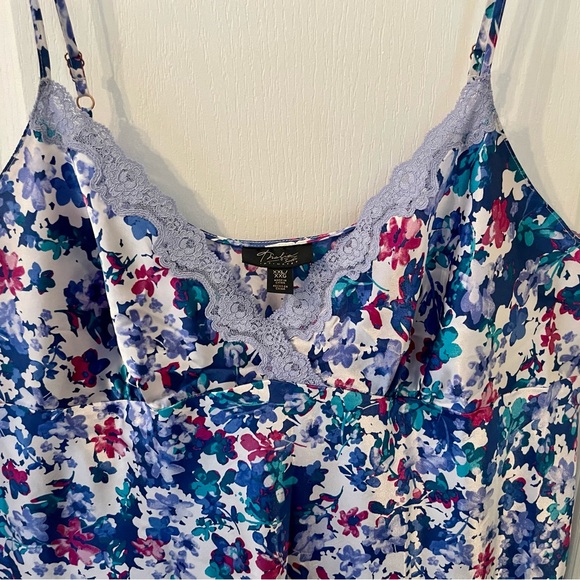 FLORAL CHEMISE. THALIA SODI. SATIN FINISH and LACE TRIMS SLEEPWEAR. GUC - Picture 4 of 14
